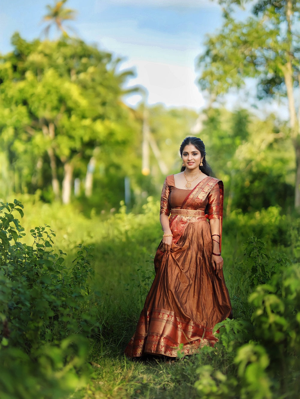 Portrait of beautiful indian girl. Young hindu woman model with tatoo  mehndi and kundan jewelry. Traditional Indian costume saree. Stock Photo |  Adobe Stock