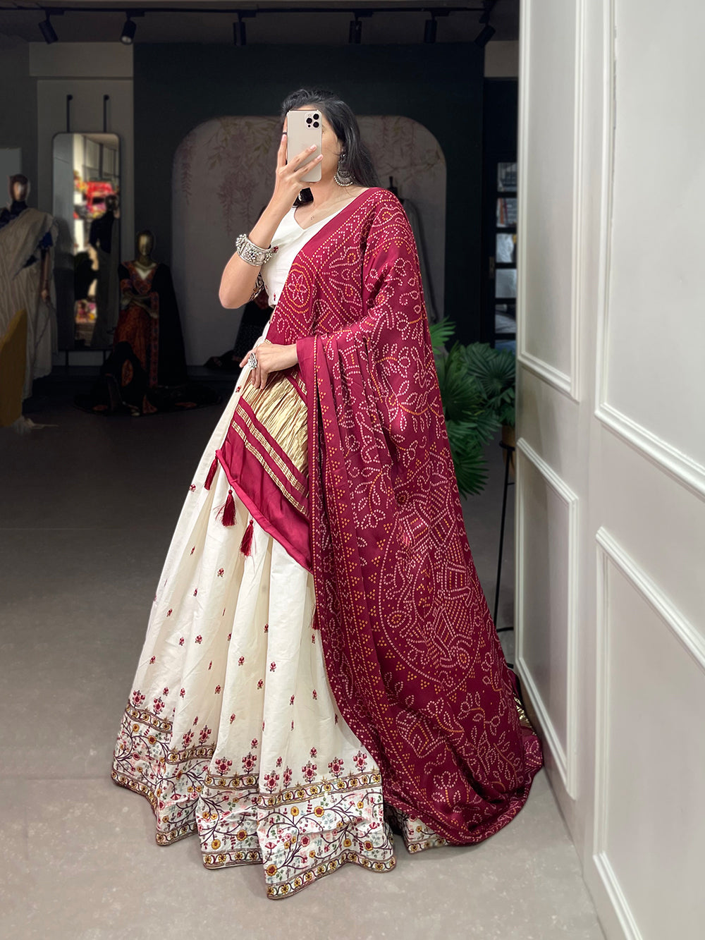 Shop Handcrafted, Printed Bridal And Festive Wear Lehengas Online | Vasansi  Jaipur